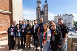 xpA3czEw.jpeg-Studenci przejmują Kraków – ta tradycja ma już 70 lat!