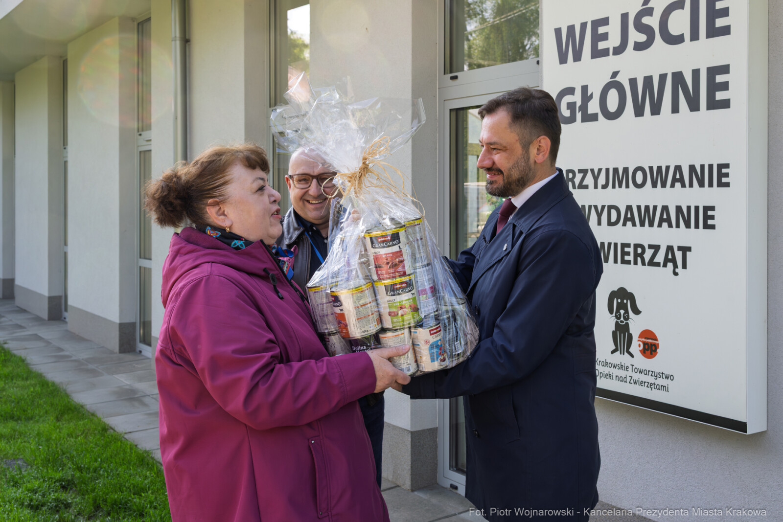 Miszalski, schronisko dla zwierząt, wizyta                      zdjęcia, fotokronika, kraków, fot  Autor: Piotr Wojnarowski