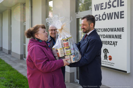 Miszalski, schronisko dla zwierząt, wizyta                      zdjęcia, fotokronika, kraków, fot