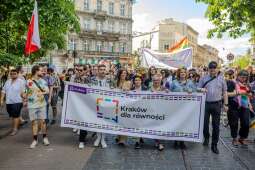 w9a.jpg-XXII Marsz Równości przeszedł ulicami Krakowa
