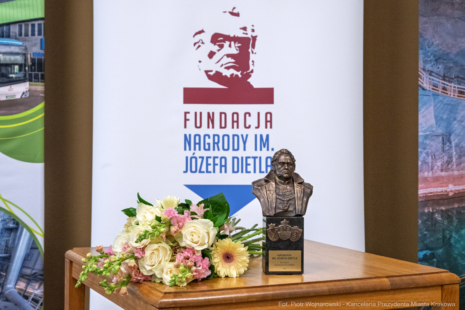Zachwatowicz-Wajda, Kracik, Nagroda im. Józefa Dietla, wręczenie, Krzysztofory, Targi Kraków  Autor: Piotr Wojnarowski
