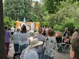 LTh7OrFC.jpg-Procesja u Helclów 2026.