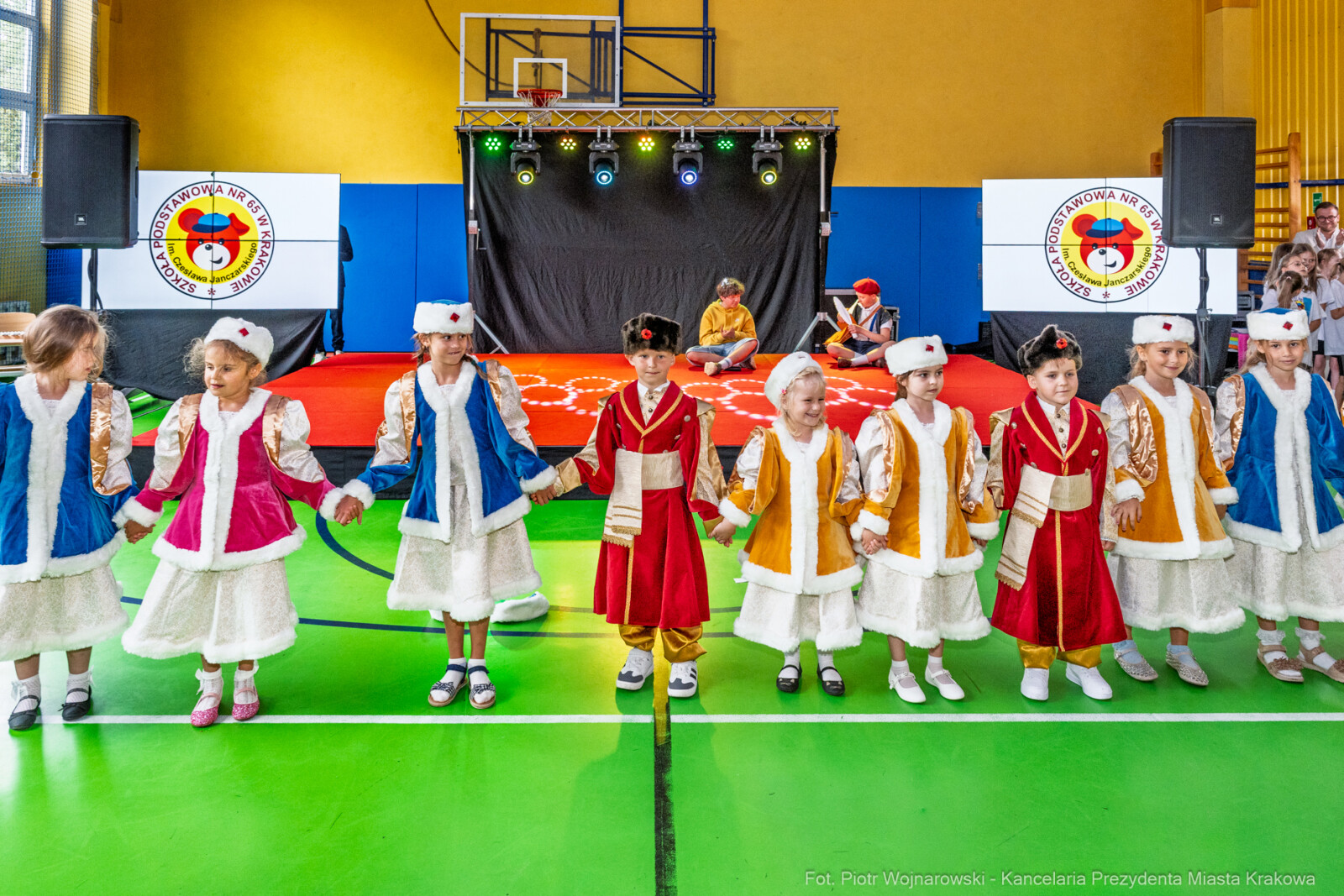 Szkoła Podstawowa nr 65 Kraków, zdjęcia z jubileuszu szkoły, jubileusz 150-lecia szkoły,  SP 65  Autor: Piotr Wojnarowski