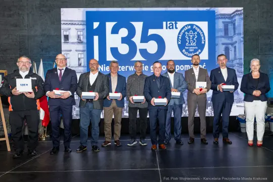 Wyjątkowy jubileusz w Muzeum Lotnictwa. 135 lat Krakowskiego Pogotowia Ratunkowego [ZDJĘCIA]