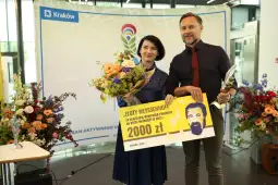Wręczenie nagrody Złoty Wyssenhoff za projekt dla młodzieży w Krakowie.