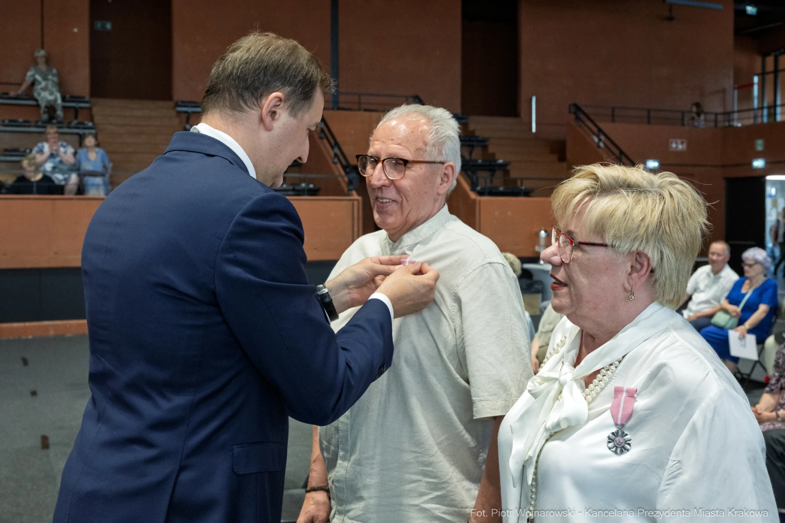 Uroczystość wręczenia odznaczeń dla zasłużonych obywateli.  Autor: Piotr Wojnarowski