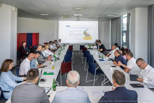 Debata o mobilności miejskiej. Samorządy wspólnie rozwijają SUMP Metropolii Krakowskiej  [ZDJĘCIA]