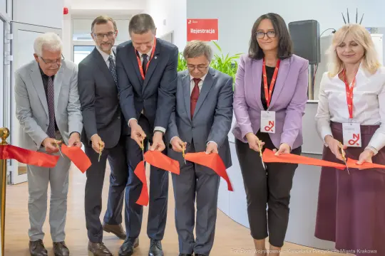 Nowe horyzonty onkologii w Małopolsce. Uroczyste Otwarcie Centrum Wsparcia Badań Klinicznych w Krakowie [ZDJĘCIA]