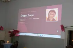 Prezentacja o Świętej Annie, matce Maryi, z ikoną przedstawiającą jej wizerunek.