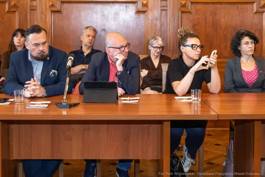 826_003_fot. Piotr Wojnarowski.jpg - najem krótkoterminowy Kraków, Krakowski Zespół Parlamentarny, Rafał Komarewicz