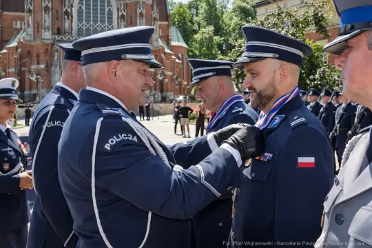 Ceremonia wręczenia odznaczeń policjantom w Krakowie.