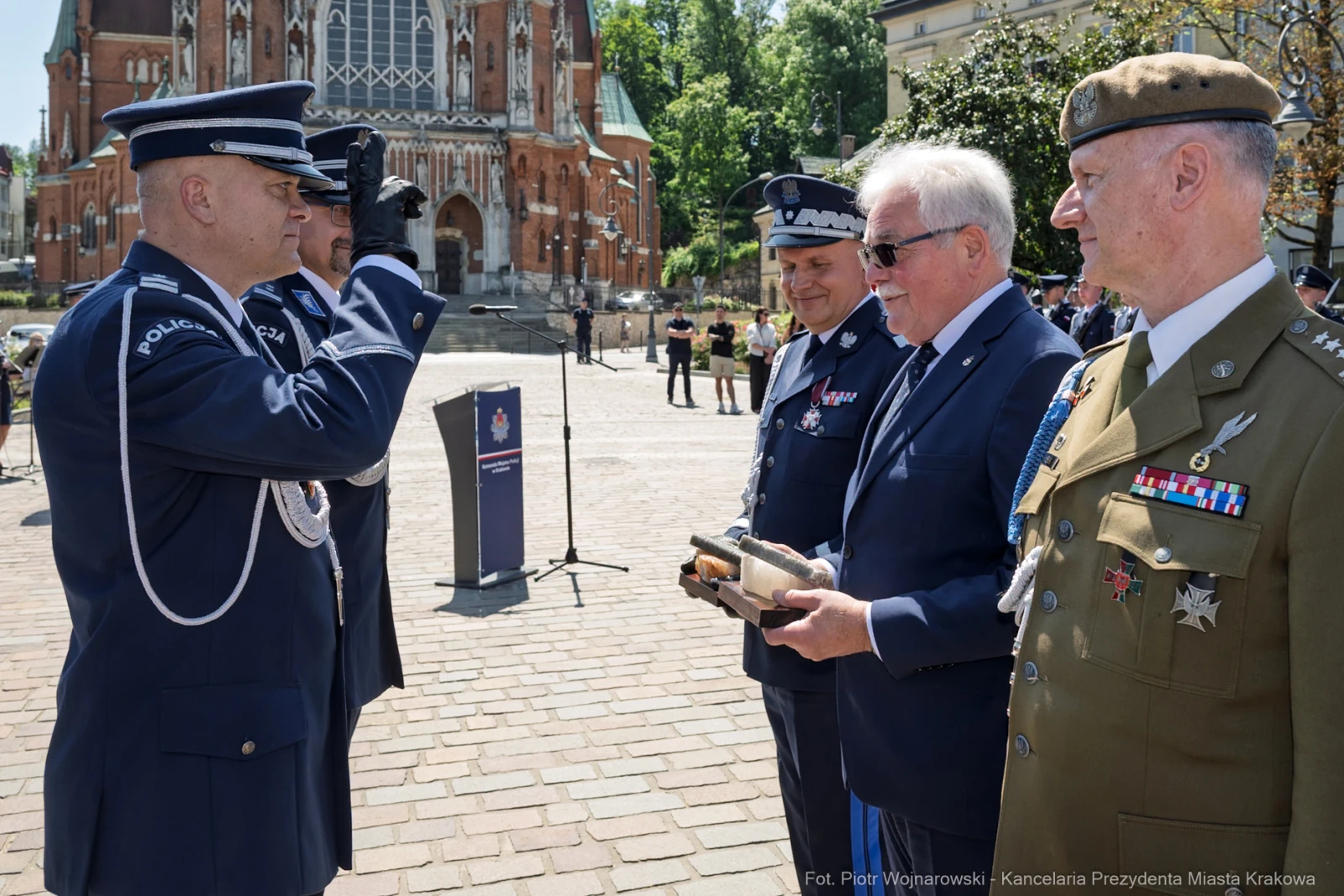 Ceremonia wręczenia odznaczeń przez przedstawicieli służb mundurowych w Krakowie.  Autor: Piotr Wojnarowski