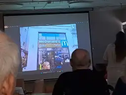 McDonald's z oznaczeniem Kosher.