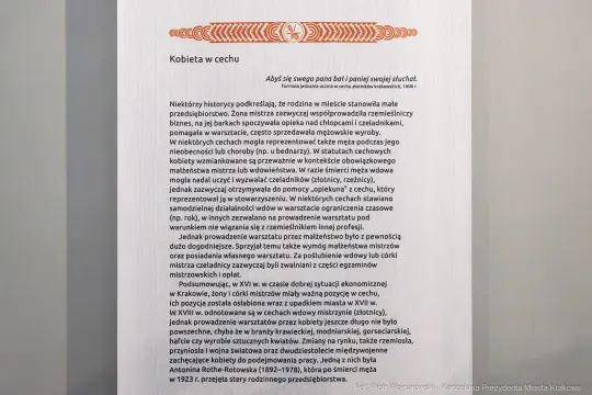 Tekst dotyczący roli kobiet w historii i ich wpływu na społeczeństwo.