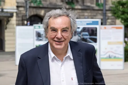 843_004_fot. Piotr Wojnarowski.jpg - Kraków, zielone przestrzenie Krakowa, wystawa Kraków, plac św. Ducha, Stanisław Kracik, odbetonowanie Krakowa, Ogrodniczka Miejska, Biuro Architekta Miasta Krakowa