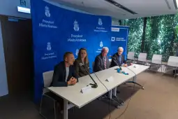 Konferencja prasowa w Krakowie z udziałem przedstawicieli miasta.