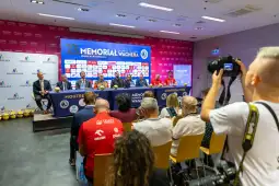 Konferencja prasowa z udziałem sportowców i organizatorów Memoriału Wagnera.