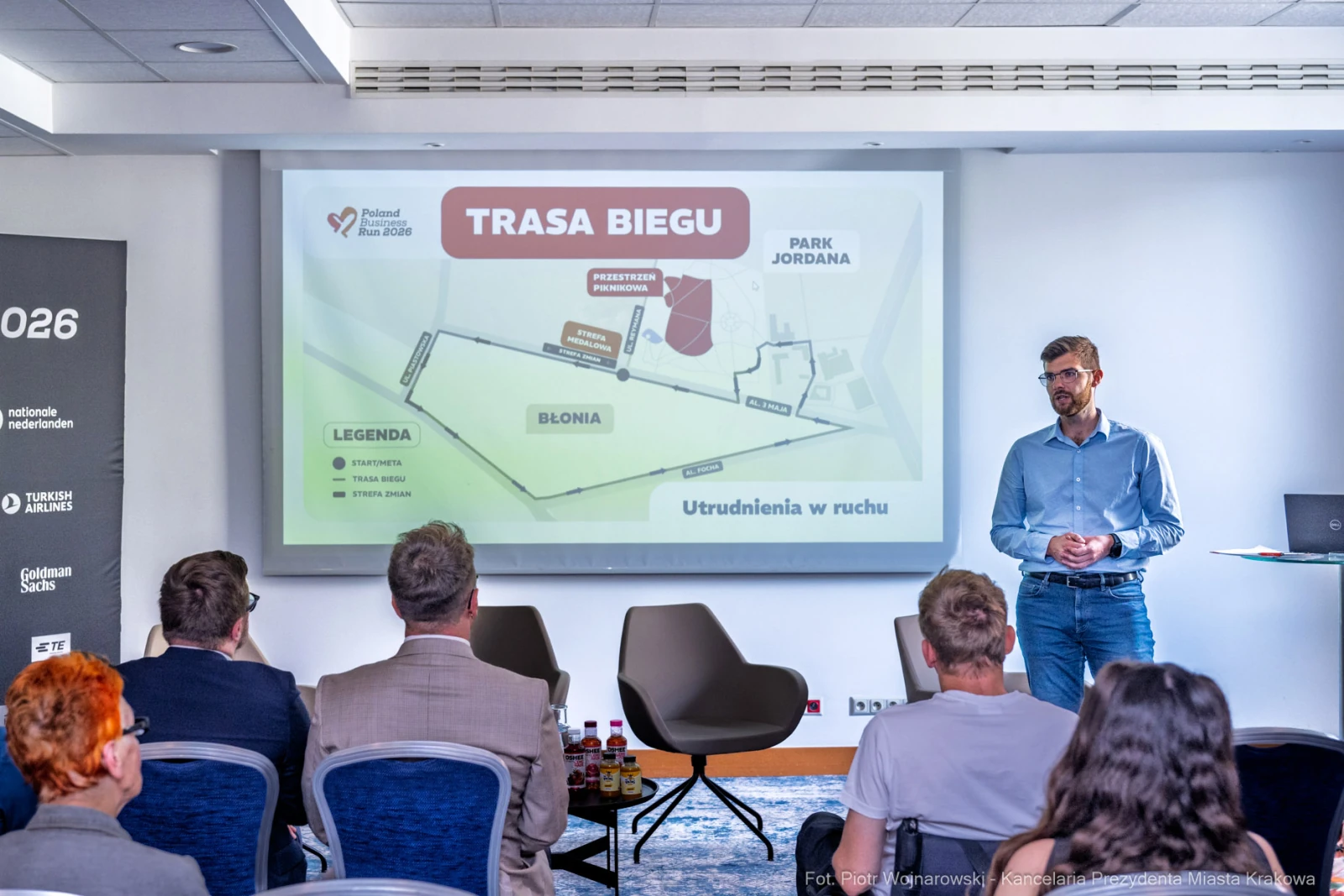 Mapa trasy biegu z oznaczeniem utrudnień w ruchu oraz lokalizacji Parku Jordana.  Autor: Piotr Wojnarowski