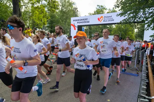 Biegacze uczestniczą w wydarzeniu Poland Business Run 2026.