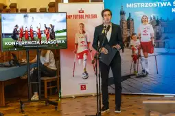 Konferencja prasowa dotycząca Mistrzostw Świata w piłce nożnej kobiet.
