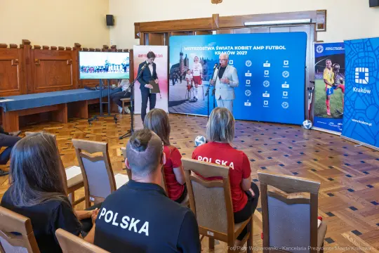 Konferencja prasowa dotycząca Mistrzostw Świata Kobiet AMP Futbol w Krakowie 2027.