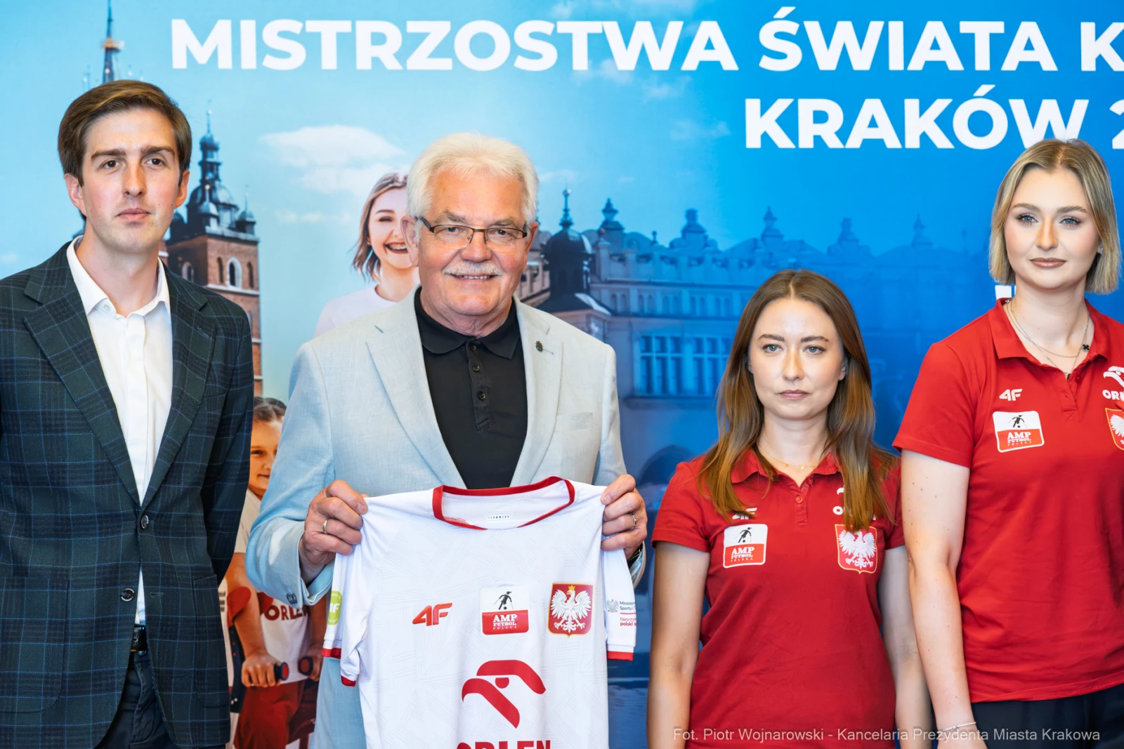 850_017_fot. Piotr Wojnarowski.jpg - Kraków, Amp futbol kobiet, Mistrzostwa Świata Kobiet Amp Futbol 2027, reprezentacja Polski kobiet w ampfutbolu, konferencja prasowa, Ireneusz Nalazek, Ministerstwo Sportu i Turystyki, Stanisław Kracik, Weronika Nowotny, Justyna Tomaszewska, Polski Związek Amp Futbol, WAFF, mundial, piłka nożna kobiet, sport niepełnosprawnych  Autor: Piotr Wojnarowski