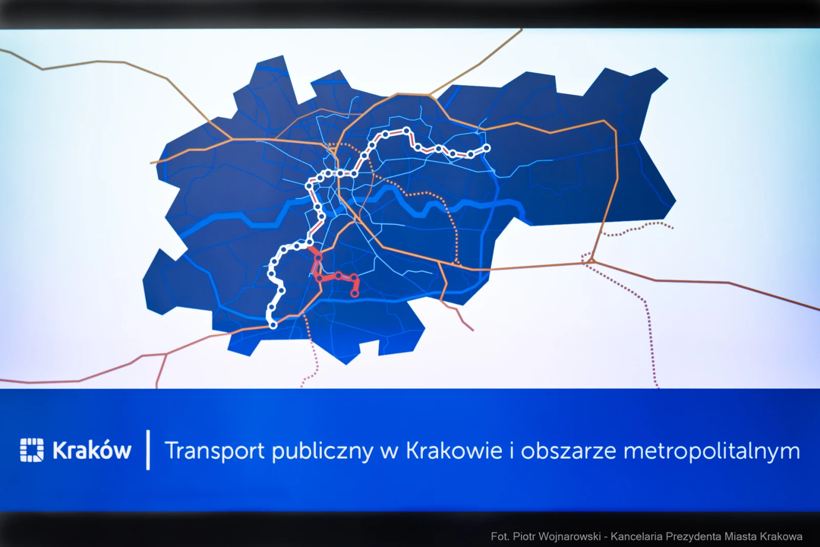 Mapa transportu publicznego w Krakowie i obszarze metropolitalnym.  Autor: Piotr Wojnarowski
