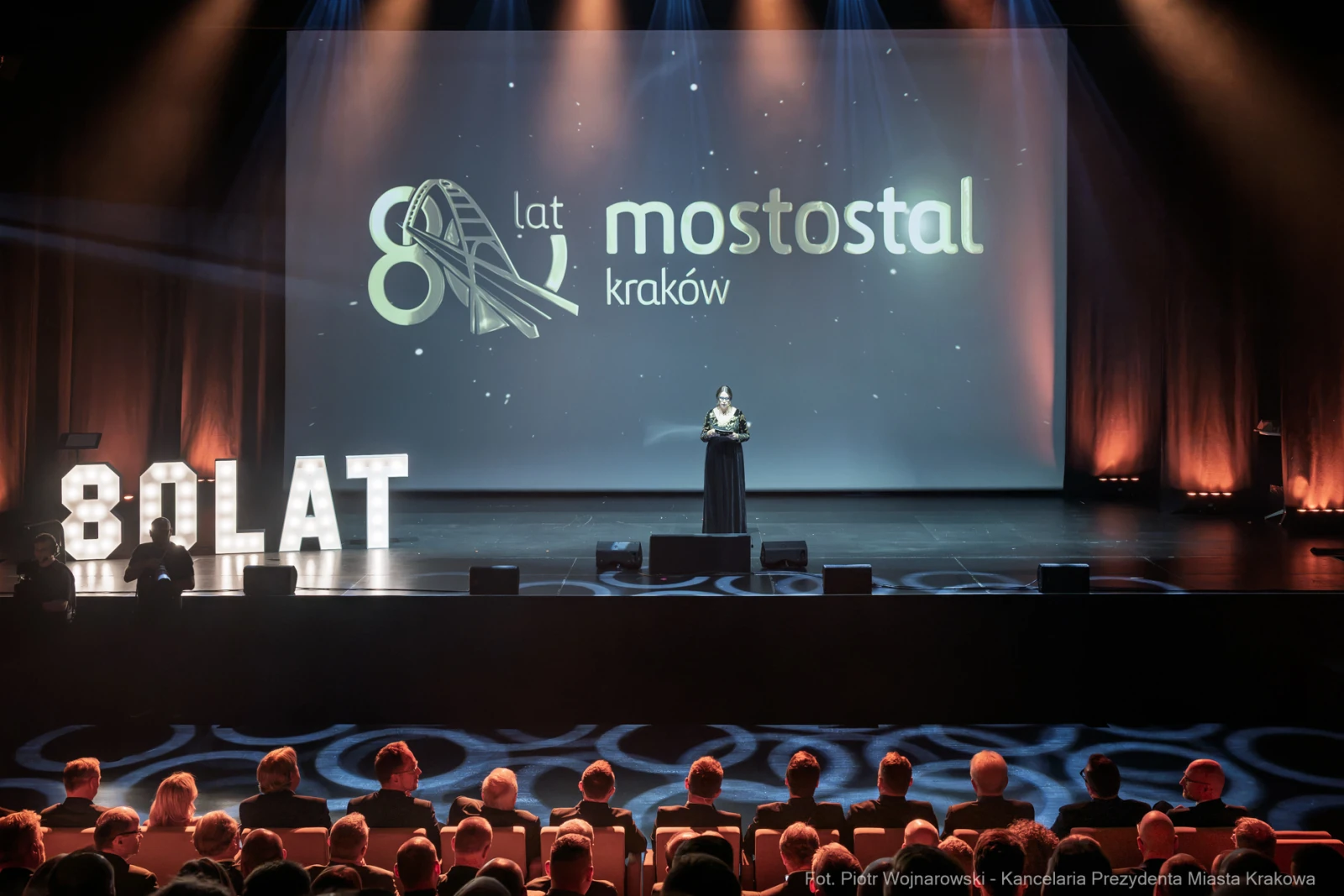 Uroczystość z okazji 80-lecia Mostostalu Kraków z wystąpieniem na scenie.  Autor: Piotr Wojnarowski