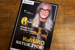 Plakat festiwalu KultURO 2026 z hasłem "KultURO ratuje życie" i wizerunkiem mężczyzny.