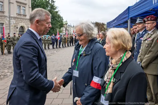 Spotkanie z weteranami, wręczenie odznaczeń, uroczystość patriotyczna.