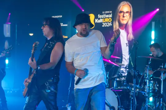 Muzycy występujący na scenie podczas festiwalu KultURO 2026.