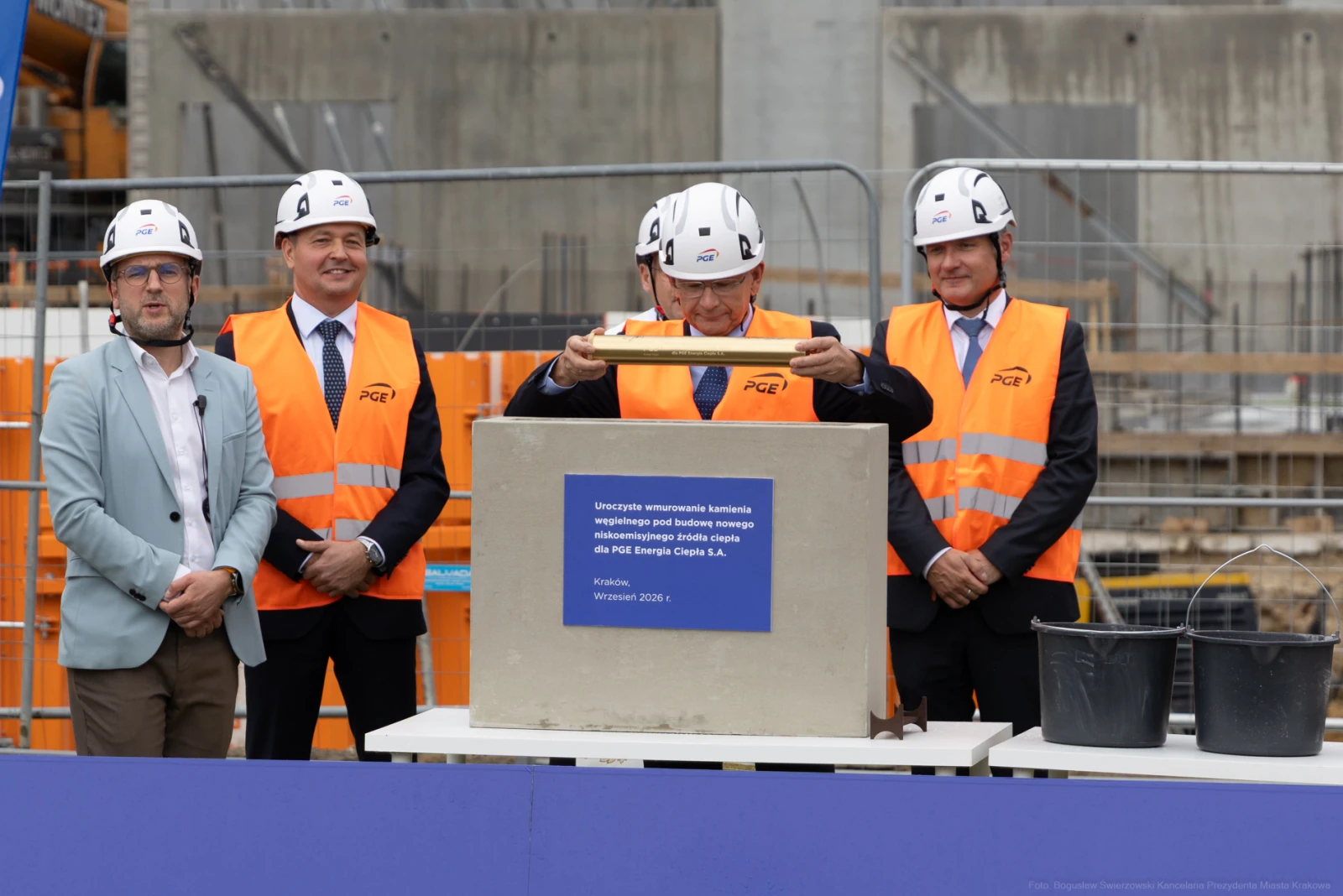 Uroczystość wmurowania kamienia węgielnego pod nową elektrownię PGE Energia Ciepła.  Autor: Bogusław Świerzowski