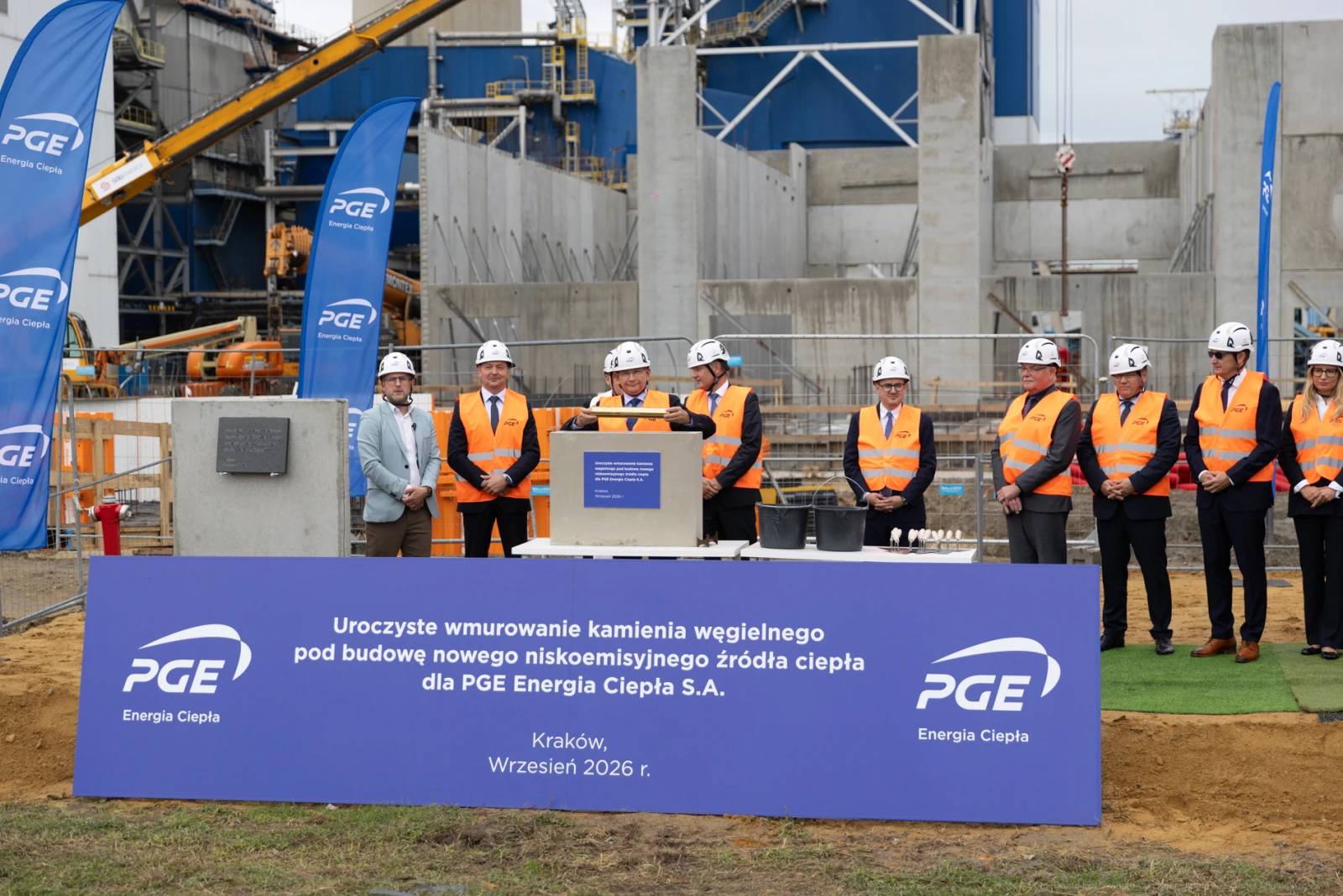 Uroczystość wmurowania kamienia węgielnego pod nowe źródło ciepła dla PGE Energia Ciepła S.A. w Krakowie.  Autor: Bogusław Świerzowski