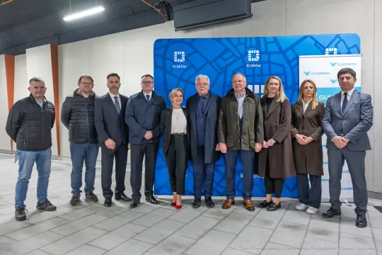 869_027_fot. Piotr Wojnarowski.jpg - tramwaj do Mistrzejowic, nowa linia tramwajowa Kraków, inauguracja trasy tramwajowej, Stanisław Kracik, Prezydent Miasta Krakowa, stacja Rondo Polsadu, konferencja prasowa Kraków, inwestycje transportowe Kraków, komunikacja miejska Kraków, fotorelacja, zdjęcia