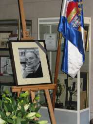 Sławomir Mrożek nie żyje. Księga kondolencyjna w krakowskim magistracie