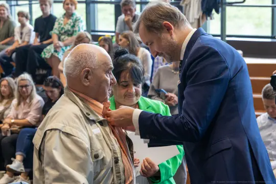 Uroczystość wręczenia odznaczeń osobom zasłużonym.