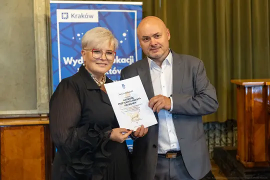 Wręczenie nagrody za prestiżową działalność w Krakowie.