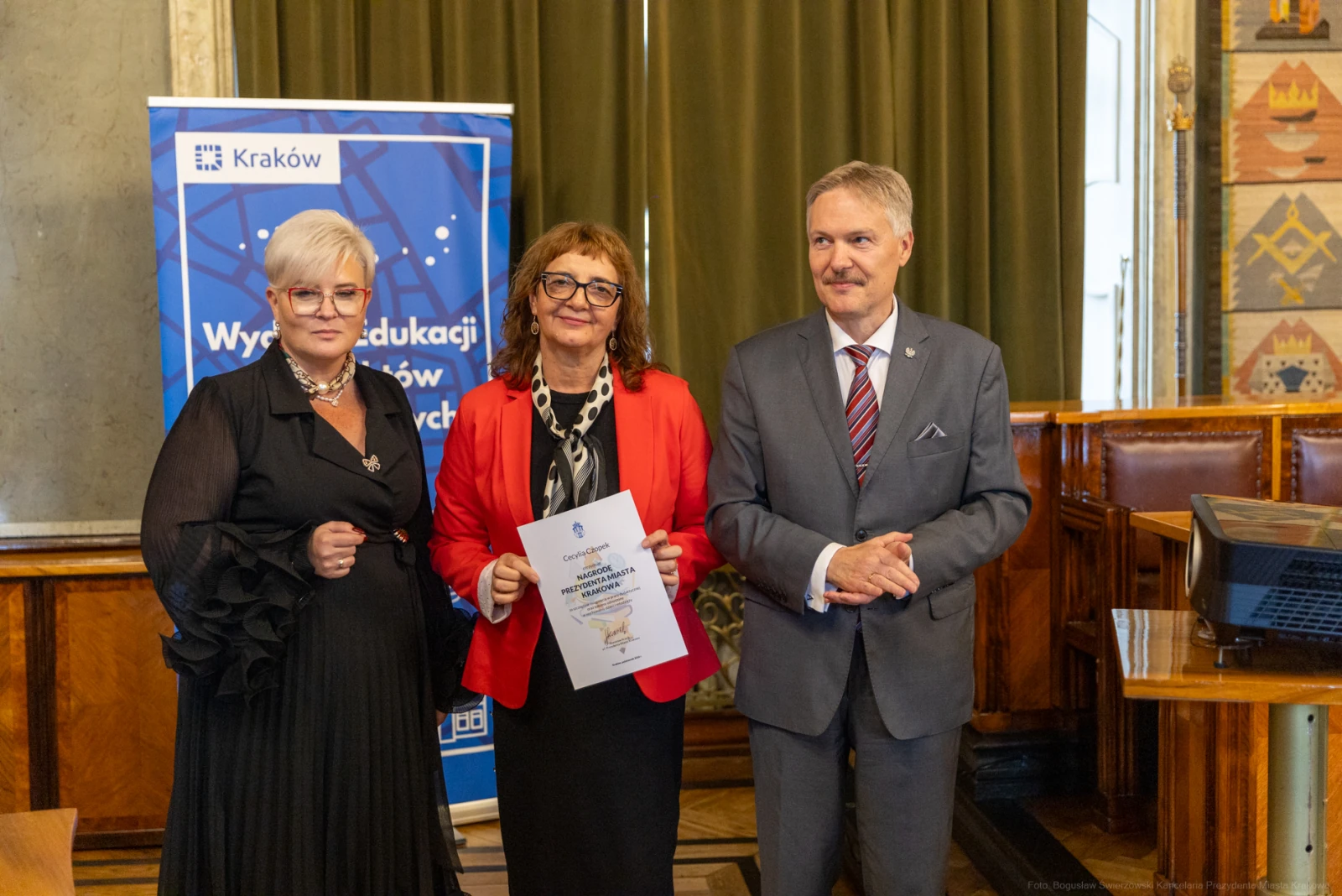 BŚ_UMK_20261013_0S4A1219.jpg - Nagrody, nauczyciele, galeria zdjęć  Autor: Bogusław Świerzowski