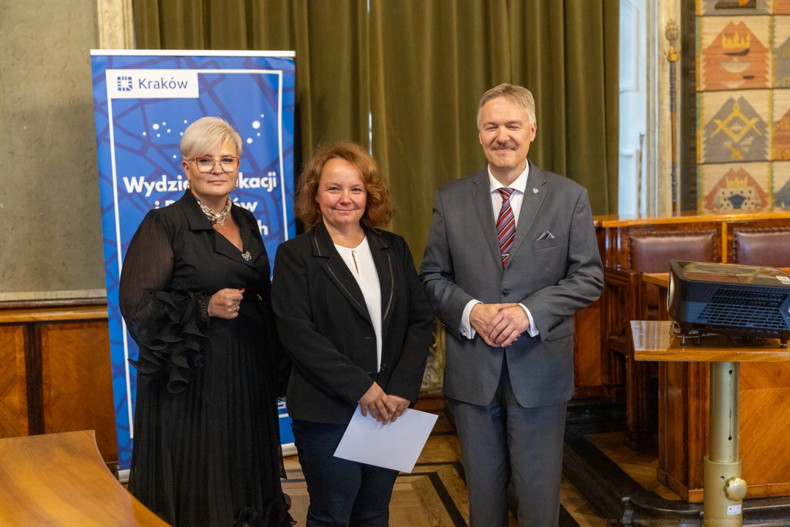 BŚ_UMK_20261013_0S4A1416.jpg - Nagrody, nauczyciele, galeria zdjęć  Autor: Bogusław Świerzowski