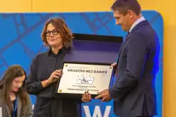 Wręczenie nagrody Kraków bez Barier 2025 za dostępność przestrzeni zabytkowej.