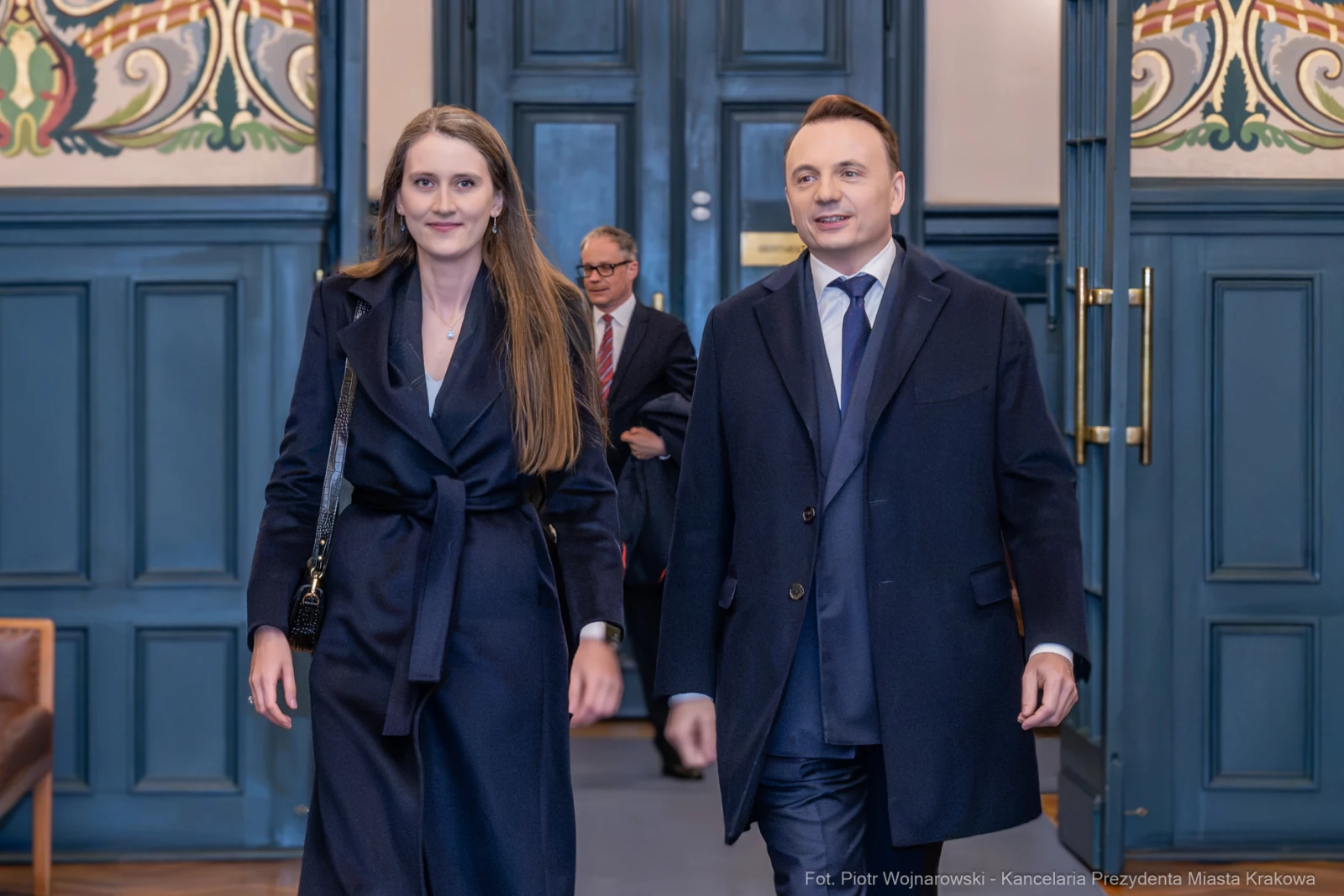 881_003_fot. Piotr Wojnarowski.jpg - Łukasz Gibała, Prezydent Miasta Krakowa, ślubowanie Prezydenta Krakowa, Urząd Miasta Krakowa, Rada Miasta Krakowa, Stanisław Kracik, samorząd Kraków, władze Krakowa, zaprzysiężenie prezydenta, zaprzysiężenie Łukasza Gibały, Kraków dla Mieszkańców, insygnia władzy Krakowa  Autor: Piotr Wojnarowski