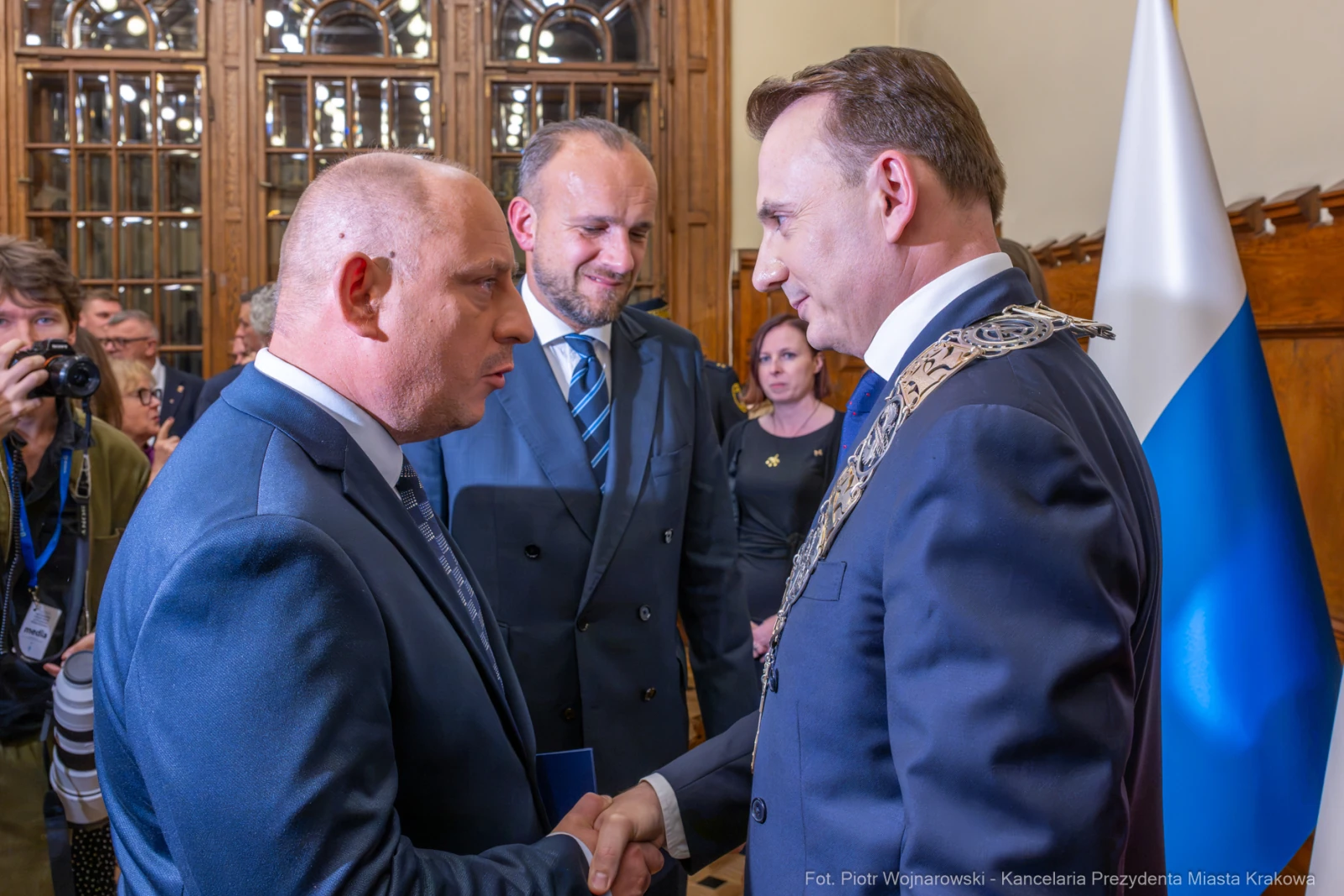 UMK_0035.jpg - Łukasz Gibała, Prezydent Miasta Krakowa, zaprzysiężenie, Urząd Miasta Krakowa, gratulacje, samorząd, uroczystość, Kraków, wydarzenie, nowa kadencja, tradycja, dziedzictwo Krakowa  Autor: Piotr Wojnarowski