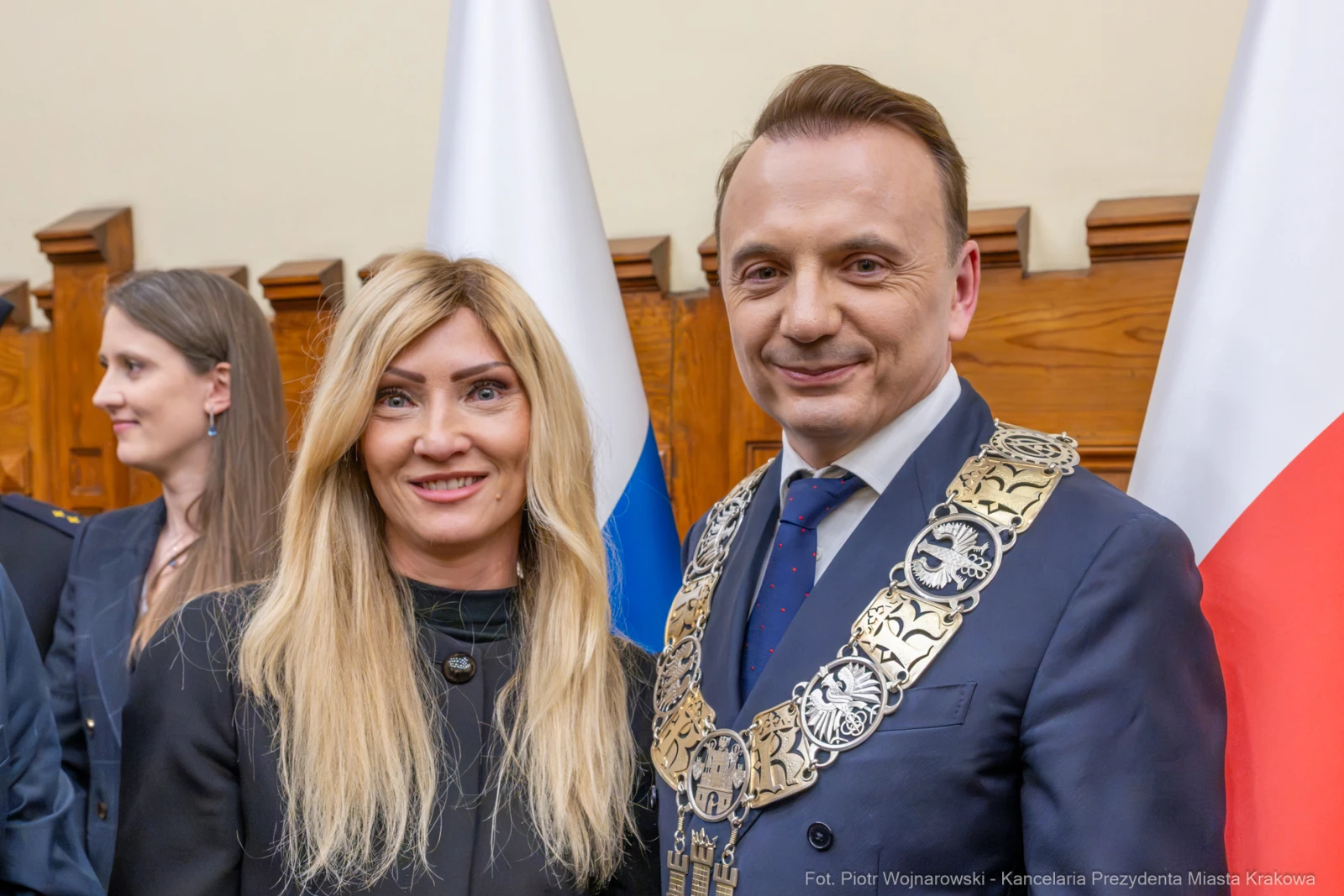 UMK_0614.jpg - Łukasz Gibała, Prezydent Miasta Krakowa, zaprzysiężenie, Urząd Miasta Krakowa, gratulacje, samorząd, uroczystość, Kraków, wydarzenie, nowa kadencja, tradycja, dziedzictwo Krakowa  Autor: Piotr Wojnarowski