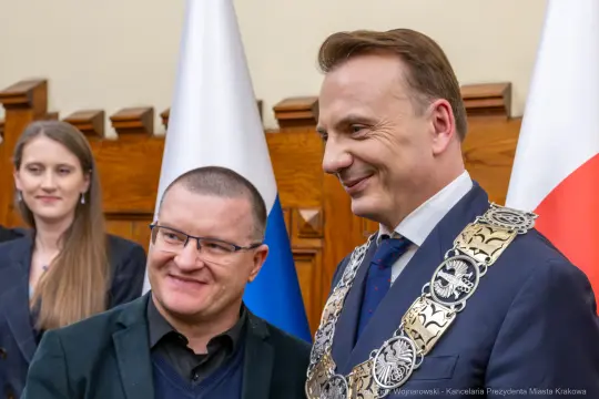 UMK_0650.jpg - Łukasz Gibała, Prezydent Miasta Krakowa, zaprzysiężenie, Urząd Miasta Krakowa, gratulacje, samorząd, uroczystość, Kraków, wydarzenie, nowa kadencja, tradycja, dziedzictwo Krakowa