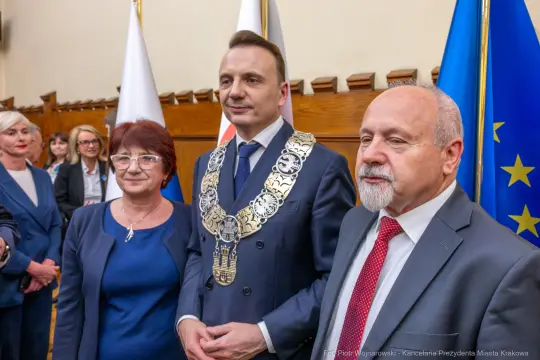 UMK_1413.jpg - Łukasz Gibała, Prezydent Miasta Krakowa, zaprzysiężenie, Urząd Miasta Krakowa, gratulacje, samorząd, uroczystość, Kraków, wydarzenie, nowa kadencja, tradycja, dziedzictwo Krakowa