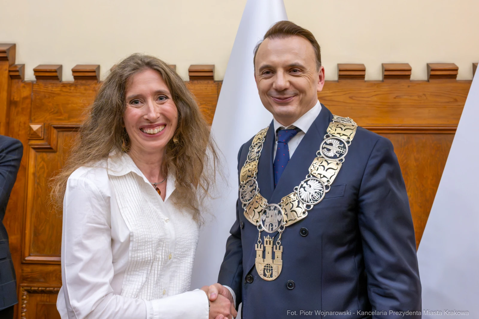 UMK_2600.jpg - Łukasz Gibała, Prezydent Miasta Krakowa, zaprzysiężenie, Urząd Miasta Krakowa, gratulacje, samorząd, uroczystość, Kraków, wydarzenie, nowa kadencja, tradycja, dziedzictwo Krakowa  Autor: Piotr Wojnarowski