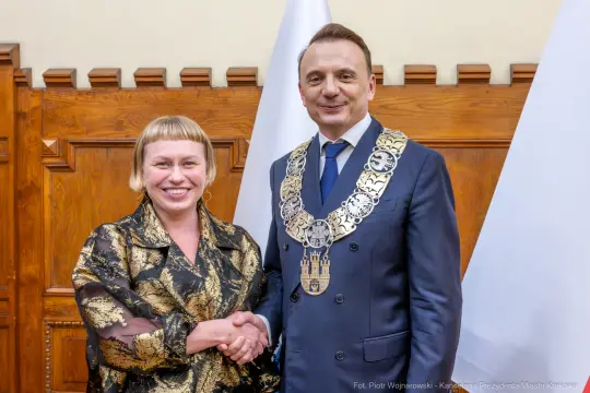 UMK_2798.jpg - Łukasz Gibała, Prezydent Miasta Krakowa, zaprzysiężenie, Urząd Miasta Krakowa, gratulacje, samorząd, uroczystość, Kraków, wydarzenie, nowa kadencja, tradycja, dziedzictwo Krakowa