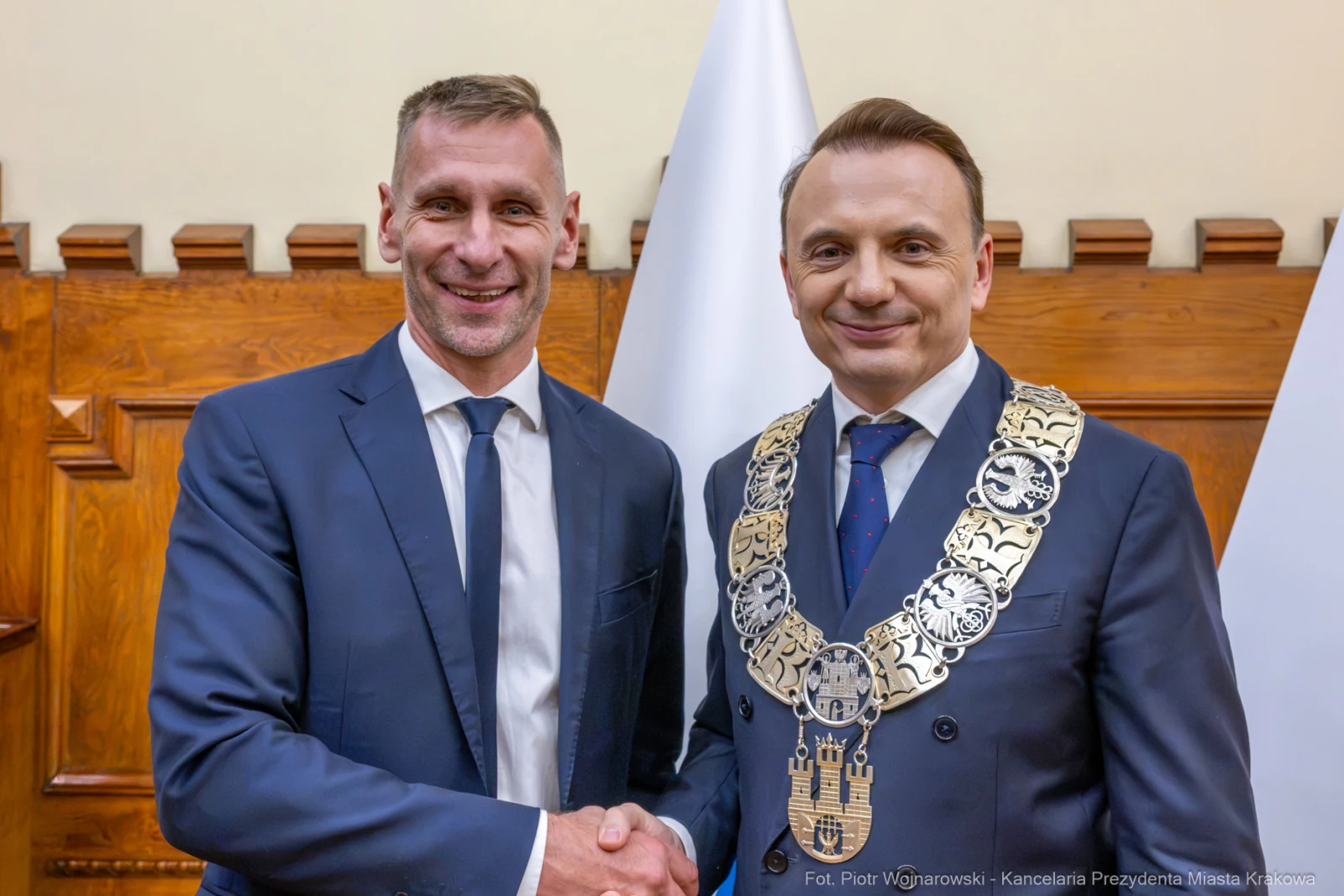 UMK_2993.jpg - Łukasz Gibała, Prezydent Miasta Krakowa, zaprzysiężenie, Urząd Miasta Krakowa, gratulacje, samorząd, uroczystość, Kraków, wydarzenie, nowa kadencja, tradycja, dziedzictwo Krakowa  Autor: Piotr Wojnarowski