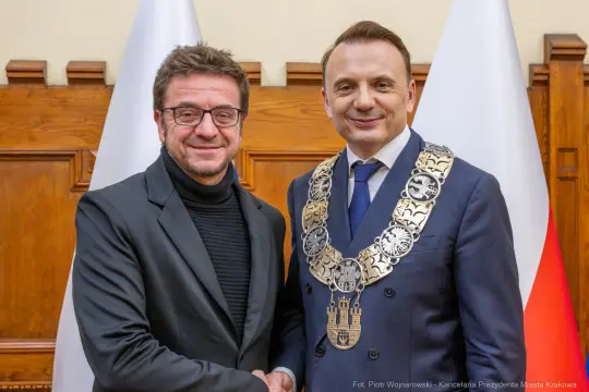 UMK_3104.jpg - Łukasz Gibała, Prezydent Miasta Krakowa, zaprzysiężenie, Urząd Miasta Krakowa, gratulacje, samorząd, uroczystość, Kraków, wydarzenie, nowa kadencja, tradycja, dziedzictwo Krakowa