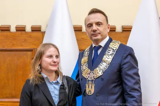 UMK_3127.jpg - Łukasz Gibała, Prezydent Miasta Krakowa, zaprzysiężenie, Urząd Miasta Krakowa, gratulacje, samorząd, uroczystość, Kraków, wydarzenie, nowa kadencja, tradycja, dziedzictwo Krakowa